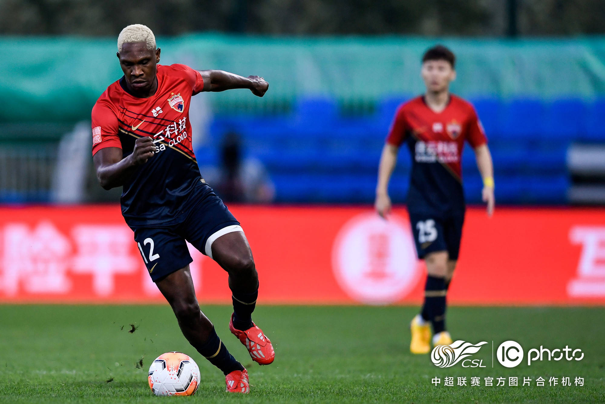 九游免费账号共享夏洛特黄蜂内部会议纪要流出：清晨单刀错失，中超使命明确，更衣室氛围转暖的简单介绍