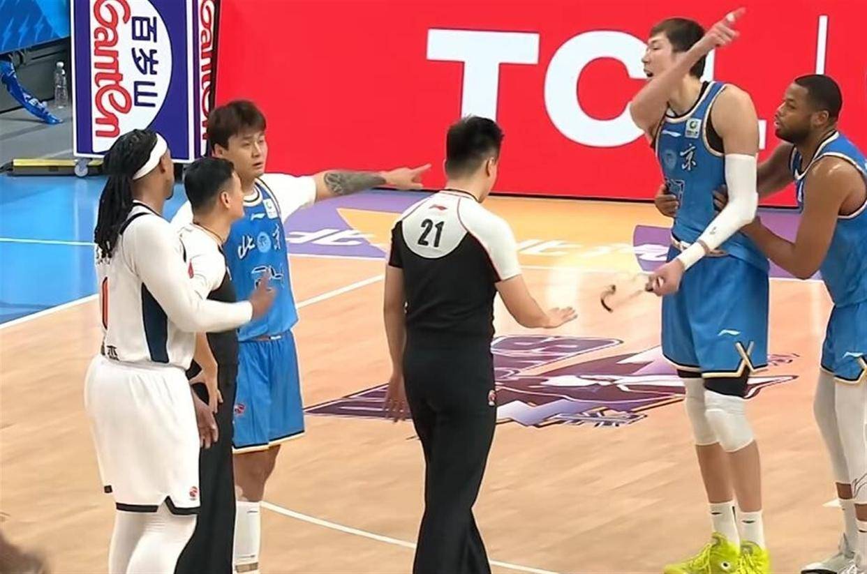 九游体育官网包含赛后NBA常规赛焦点战，新疆广汇强势反弹，质疑声仍在，球探报告显示潜力的词条